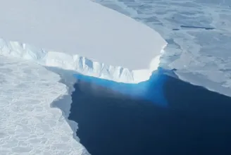 Gyors olvadásnak indulhat az Ítéletnapi-gleccser