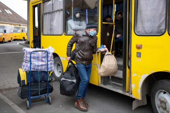 Idejönnek dolgozni, aztán kiderül: Magyarországon sem minden fenékig tejfel