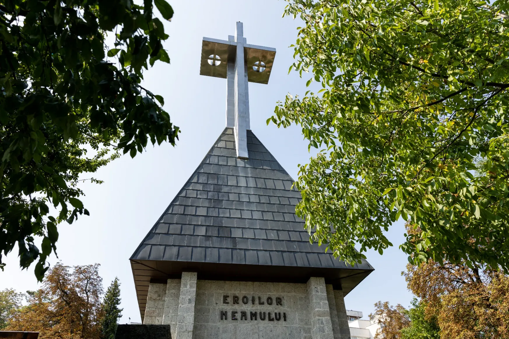 25 éve „díszíti” Kolozsvárt, azonban már meg vannak számlálva napjai a fellegvári Funar-keresztnek