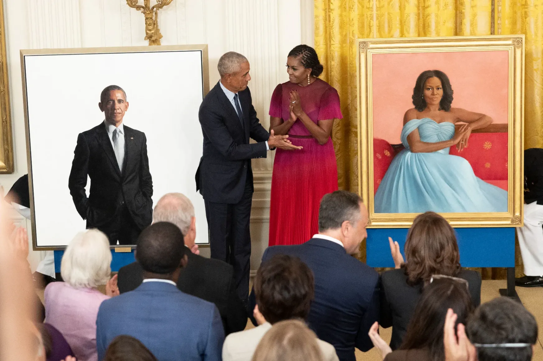 Visszatért a Fehér Házba az Obama házaspár, hogy bemutassák a róluk készült portrékat