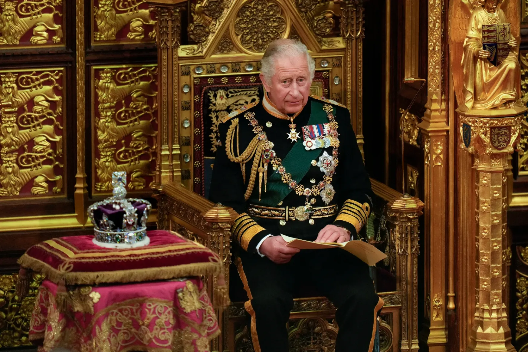 II. Erzsébet árnyékában kell III. Károlynak megőriznie a monarchiát