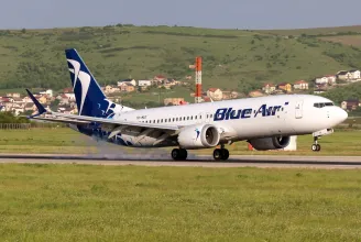 Október 10-ig tolná a járatok újraindítását a Blue Air