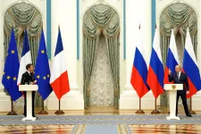 Putyin telefonon egyeztetett Macronnal a zaporizzsjai atomerőműről