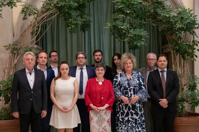 Budavári ellenzéki vereség: a polgármester nem mond le, és a volt jobbikosok se robbantanák szét a testületet