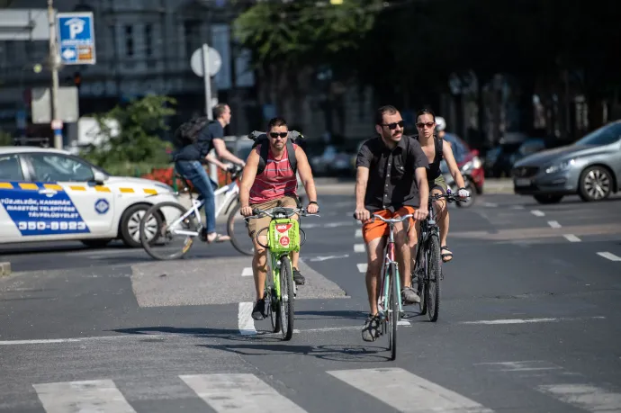 Biztonságos kerékpározásra és a bürokratikus nyelv elleni harcra is milliókat szavaztak meg a budapestiek