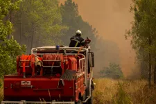 3200 hektáron ég az erdő Franciaországban