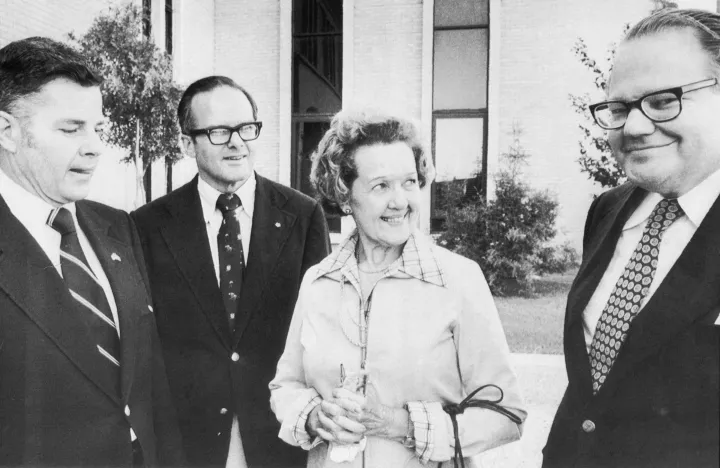 Herbert Hunt, Lamar Hunt, Mrs. H.L. (Ruth) Hunt és Nelson Bunker Hunt – Fotó: Bettmann / Getty Images