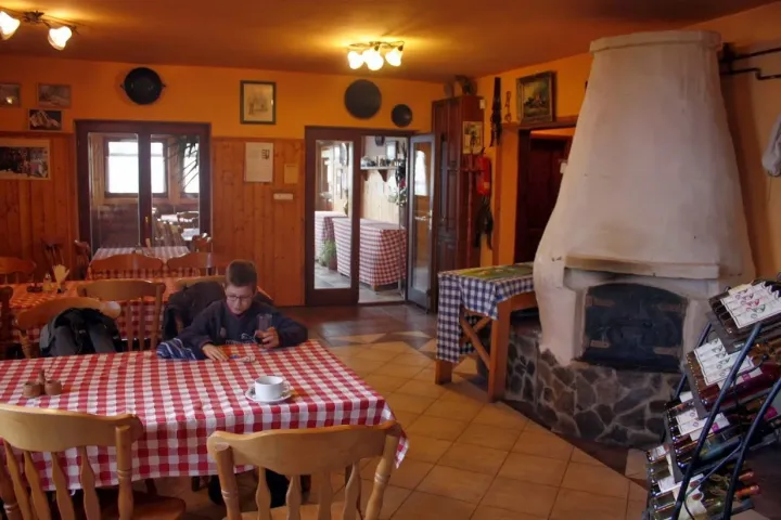 Az egykori turistaház és kilátása – Fotó: Tenczer Gábor / Telex
