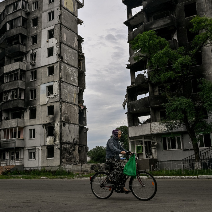 A hadiszerencséje nyerőbe fordult, de a gazdasági összeomlás szélén táncol Ukrajna