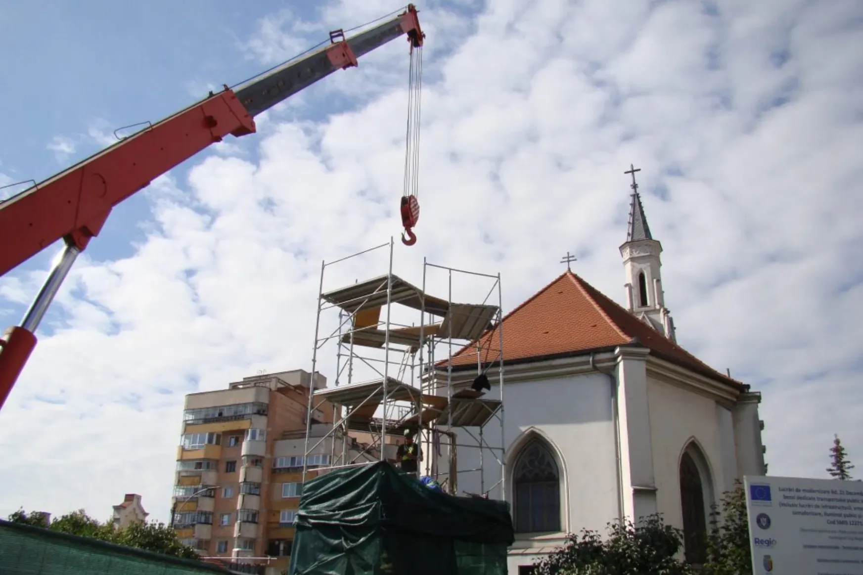60 évet töltött a Szentpéteri-templom kertjében, most visszaköltöztetik eredeti helyére a kolozsvári Mária-oszlopot