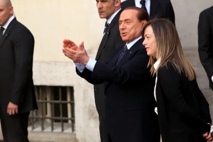 Silvio Berlusconi olasz miniszterelnök és Giorgia Meloni olasz ifjúsági miniszter 2011. április 8-án Rómában, Olaszországban – Fotó: Franco Origlia / Getty Images
