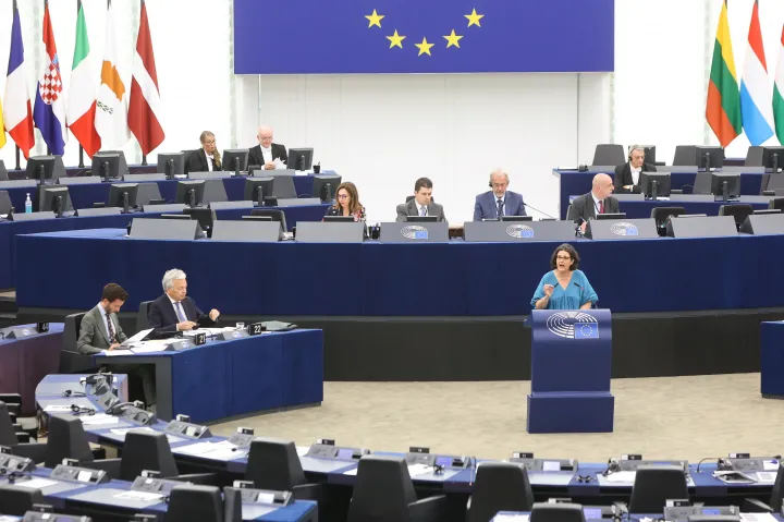 A jogállamisági jelentést jegyző Gwendoline Delbos-Corfield beszél a szavazás előtti vitán az Európai Parlamentben 2022. szeptember 14-én – Fotó: Fred Marvaux / European Union