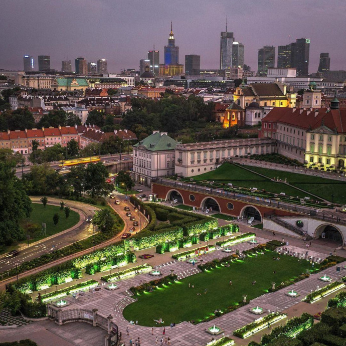 Ázsiai hitellel pótolná a befagyasztott uniós pénzeket Lengyelország