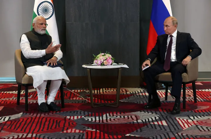 Narendra Modi indiai miniszterelnök és Vlagyimir Putyin orosz elnök találkozója 2022. szeptember 16-án – Fotó: Sergey Bobylev / Sputnik / Pool via Reuters