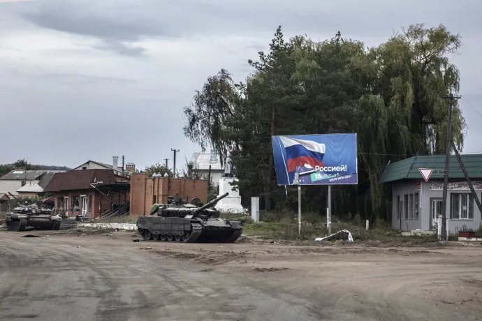 Elhagyott orosz harckocsik Izjumban, miután az ukrán hadsereg felszabadította az orosz megszállás alatt lévő települést – Fotó: Laurent Van Der Stockt / Le Monde / Getty Images