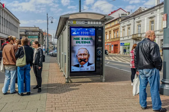 Ne etesd Putyint! tömegközlekedési kampány Krakkóban a közösségi közlekedés népszerűsítésére – Fotó: Beata Zawrzel / NurPhoto