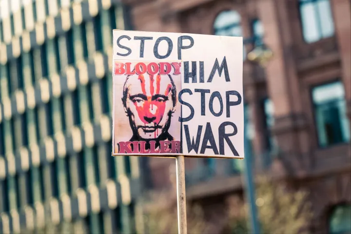 „A háború minden házba eljut” – tiltakozó megmozdulásokat szerveznek orosz aktivisták Putyin részleges mozgósítása miatt