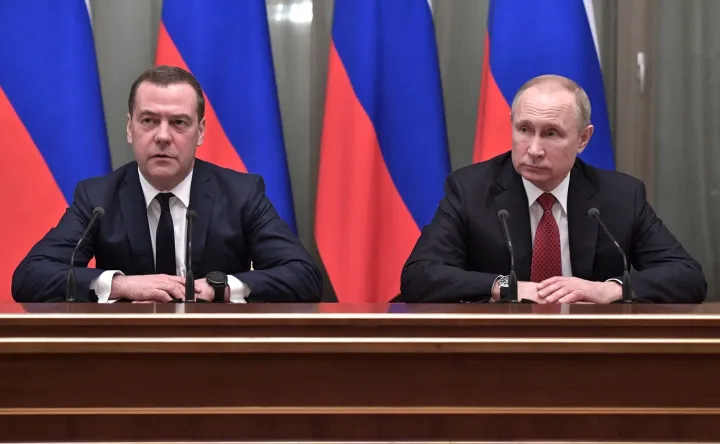 Dmitrij Medvegyev és Vlagyimir Putyin – Fotó: Kremlin Press Office / Handout / 2020 Anadolu Agency