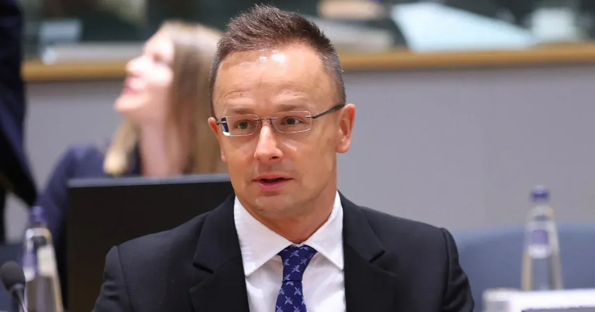 Épp azzal dicsekszik a magyar külügy, hogy csak Szijjártó tárgyal az orosz külügyminiszterrel az EU-ból