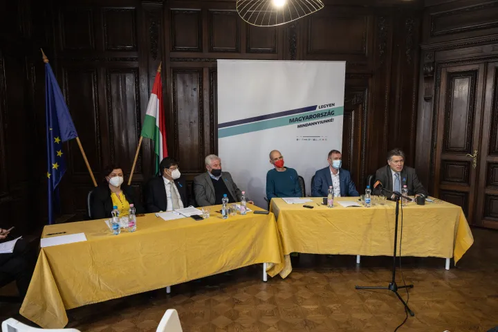 Az Egységben Magyarországért sajtóreggelije 2022. január 31-én, melyen bemutatkoztak az ellenzéki összefogás következő szakpolitikai kabinetvezetői – Fotó: Németh Sz. Péter / Telex
