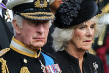 Fontos részleteket takar el a nyilvánosság elől a brit udvartartás, a közvélemény ennek ellenére kitart mellettük