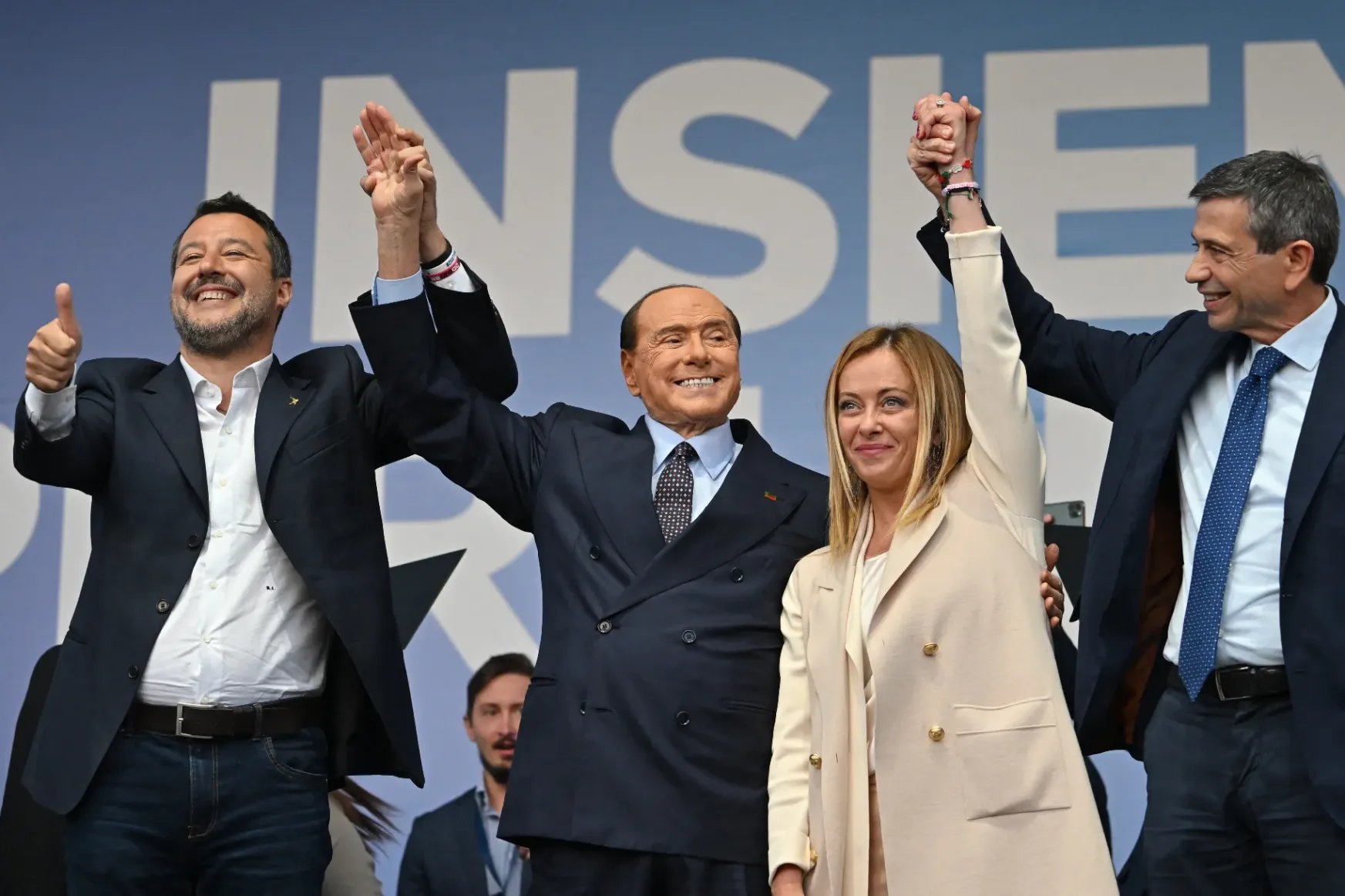 Euroszkeptikus, kultúrharcos, de a gazdasági realitások által korlátozott jobbos kormány jöhet Olaszországban