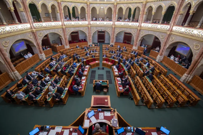 A 3000 milliárd forintot érő törvényjavaslatokról is tárgyal a parlament hétfőn