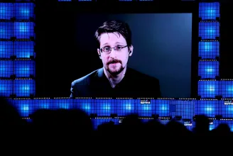 Putyin orosz állampolgárságot adott Edward Snowdennek