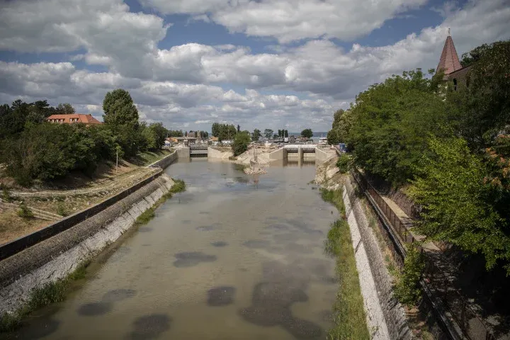 The Sió Canal at Siófok – Photo by János Bődey / Telex