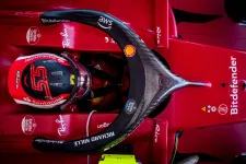 Romániai techóriás a Forma 1-ben: a Kaspersky helyett a Bitdefender szponzorálja a Ferrari csapatát
