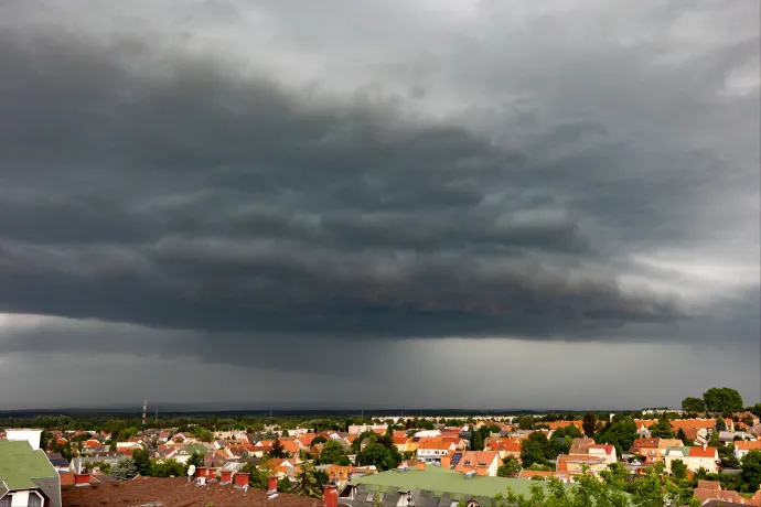 Zivatar, viharos szél és jégeső is lehet csütörtökön