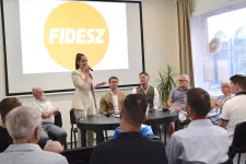 Leváltotta volna az ellenzéki alpolgármestert az I. kerületi Fidesz, de aztán inkább kivonultak az ülésről
