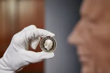 Bemutatták a III. Károly arcképét ábrázoló pénzérméket