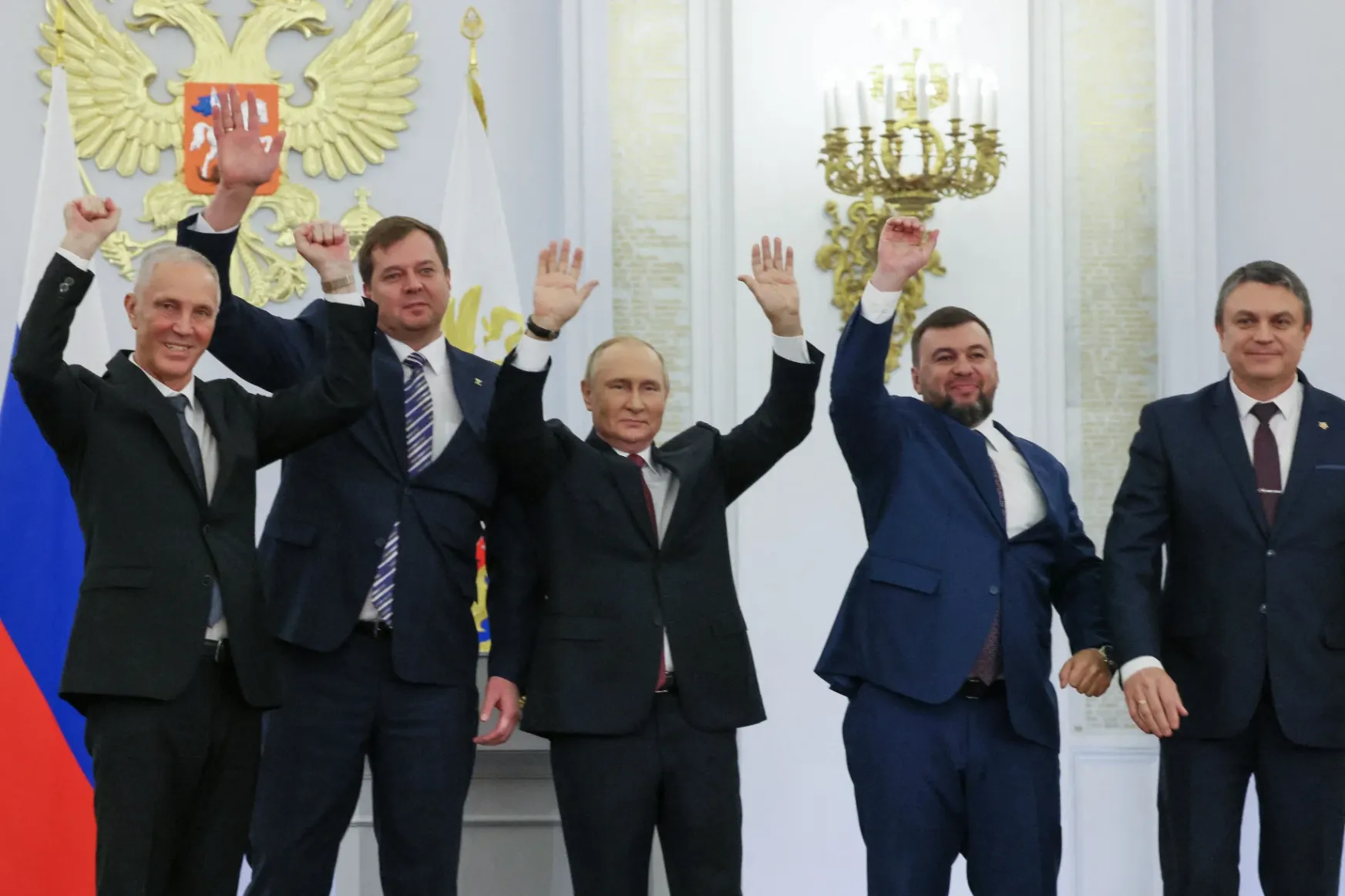 Putyin aláírta a négy ukrán terület elcsatolását