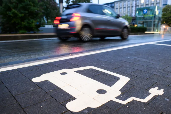 Mindössze 21 percig volt elég a Roncsautó Plusz program kerete a jogi személyeknek