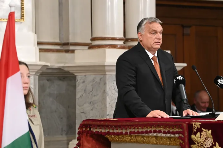 Orbán Viktor: Épségben át kell vinnünk hazánkat a túlsó partra, egymásba kapaszkodva és bízva az Úristenben, nem az áradatra, hanem mindig a partra figyelve