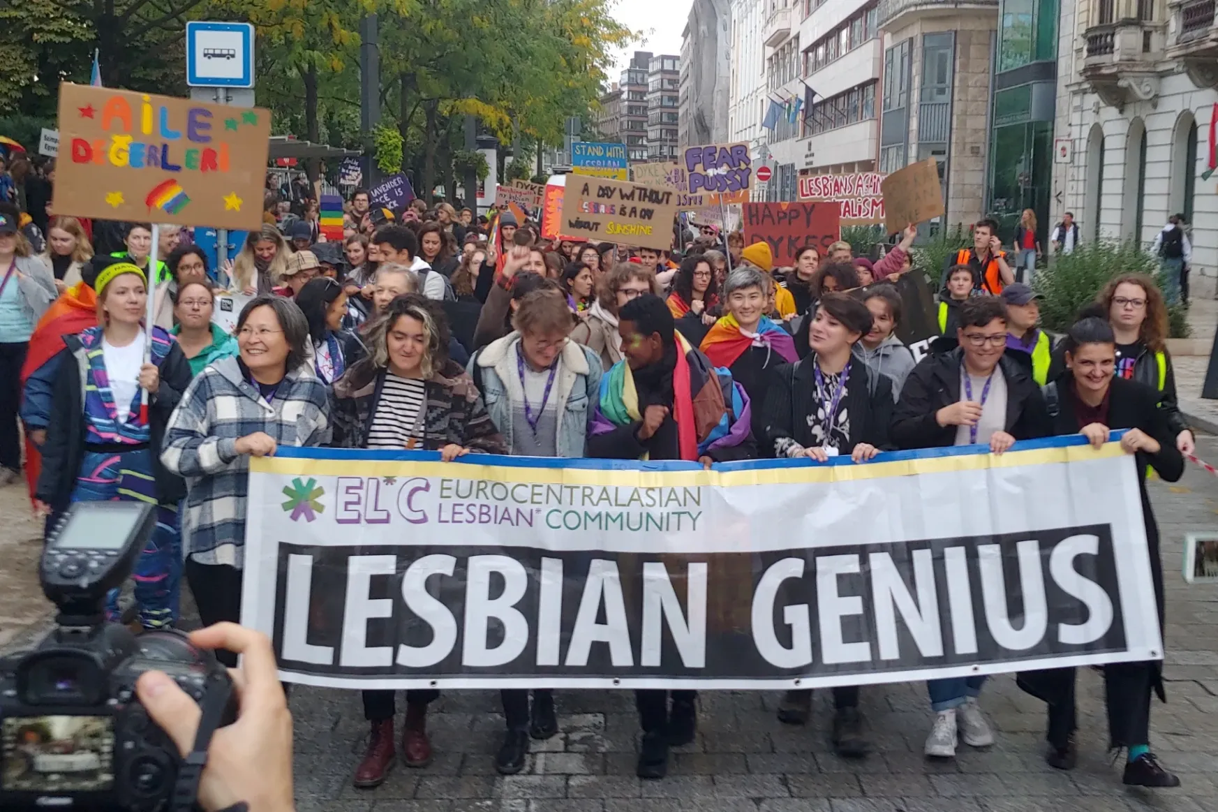 Leszbikusok tartottak felvonulást Budapesten