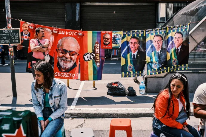 Elkezdődött a brazil elnökválasztás, akár már az első fordulóban megbukhat Bolsonaro