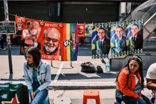 Elkezdődött a brazil elnökválasztás, akár már az első fordulóban megbukhat Bolsonaro