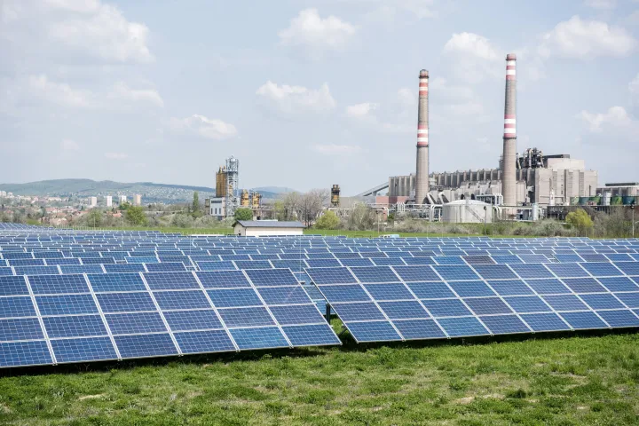 Az MVM Hungarowind Kft. 10 MW kapacitású, pécsi fotovoltaikus, napelemes erőműve – Fotó: Sóki Tamás / MTI
