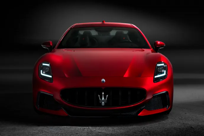 A Maserati utolsó benzines és első elektromos sportautóját Ferrari-áron adják