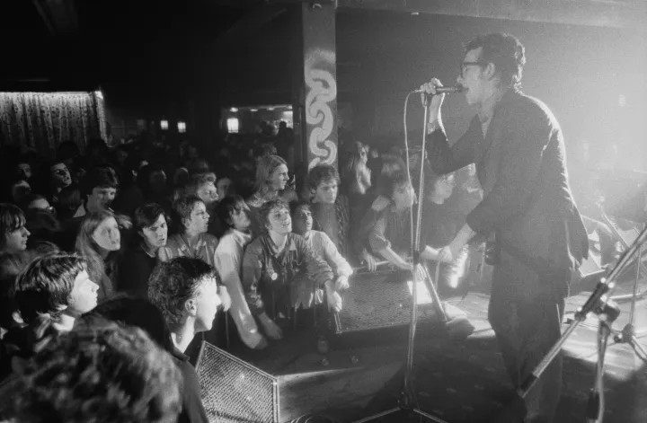 Elvis Costello Liverpoolban 1979-ben – Fotó: Estate Of Keith Morris / Getty Images