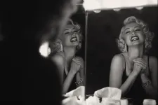 Túlzó, elnyújtott, ízléstelen giccsvihar lett a Marilyn Monroe-film