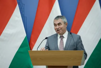 100 ezer forint jutalmat adna a törökbálinti tanároknak a város fideszes polgármestere