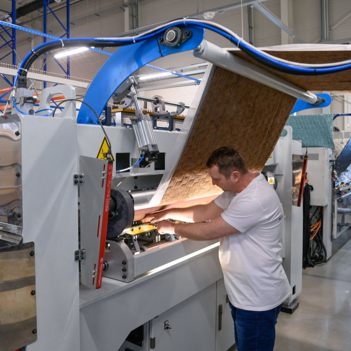 Hiába emelnek bért év közben is, megeszi a magyar fizetéseket a drágulás