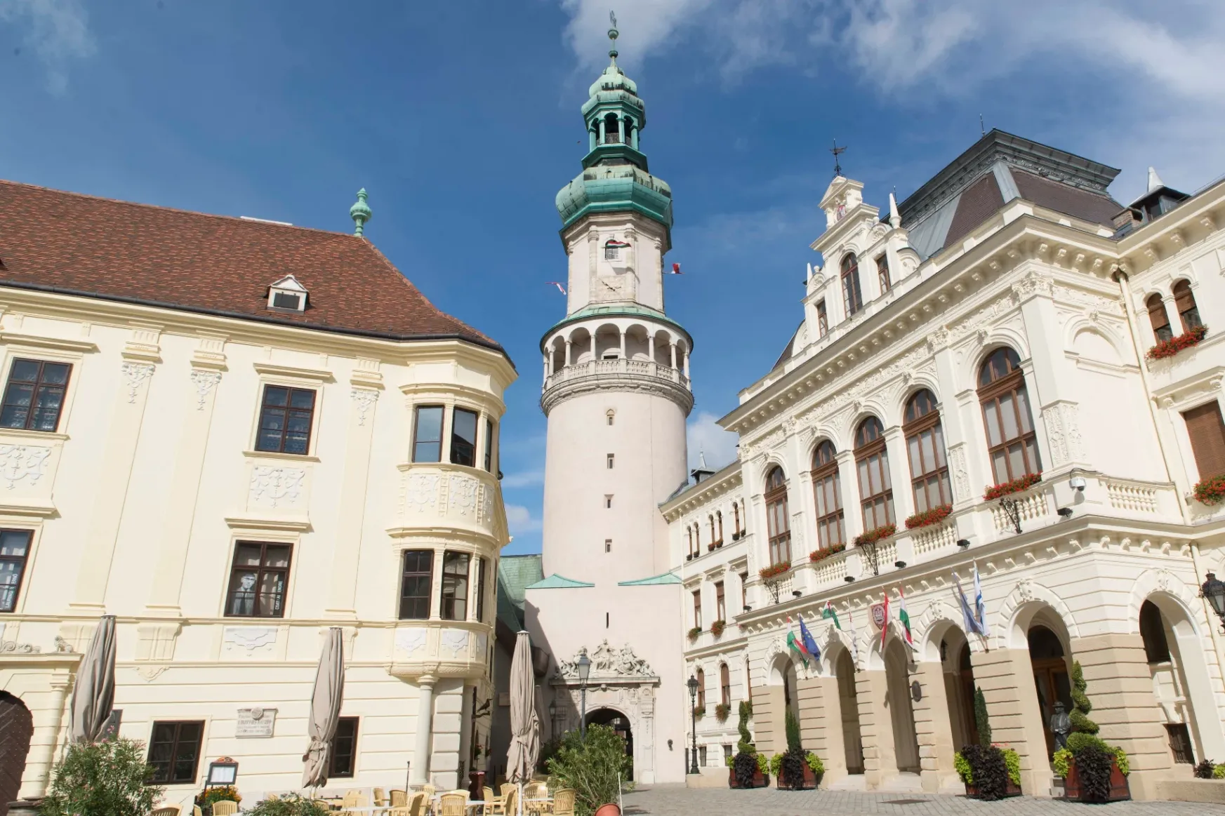 November 1-től bezár a soproni Tűztorony és a többi városi múzeum, végleg lakat kerül a Hotel Lövérre is