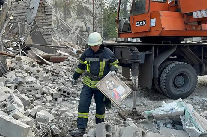 Oroszország robbanóanyaggal teli drónokkal támadja Zaporizzsját