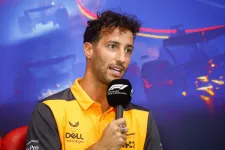 Egy évig biztosan nem lesz a Forma–1 mezőnyének tagja Daniel Ricciardo