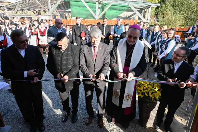 A román sajtó egy része figyelemmel követte Kövér László nagytusnádi kijelentéseit, és vitathatónak nevezte azokat