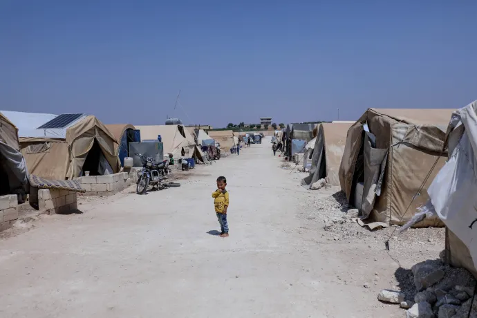 Szíriai menekültek TikTokkal gyűjtenek pénzt, de a családoknak küldött adományokból leginkább a cég profitálhat